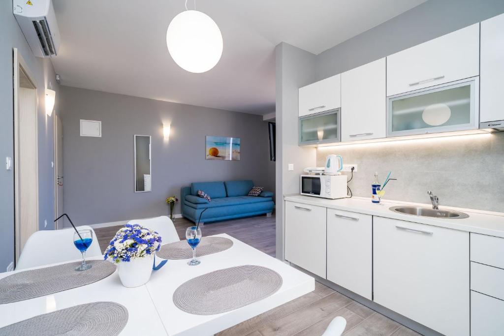 salon z aneksem w mieszkaniu numer 2